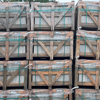 custom wholesale stone paving pallets lined up